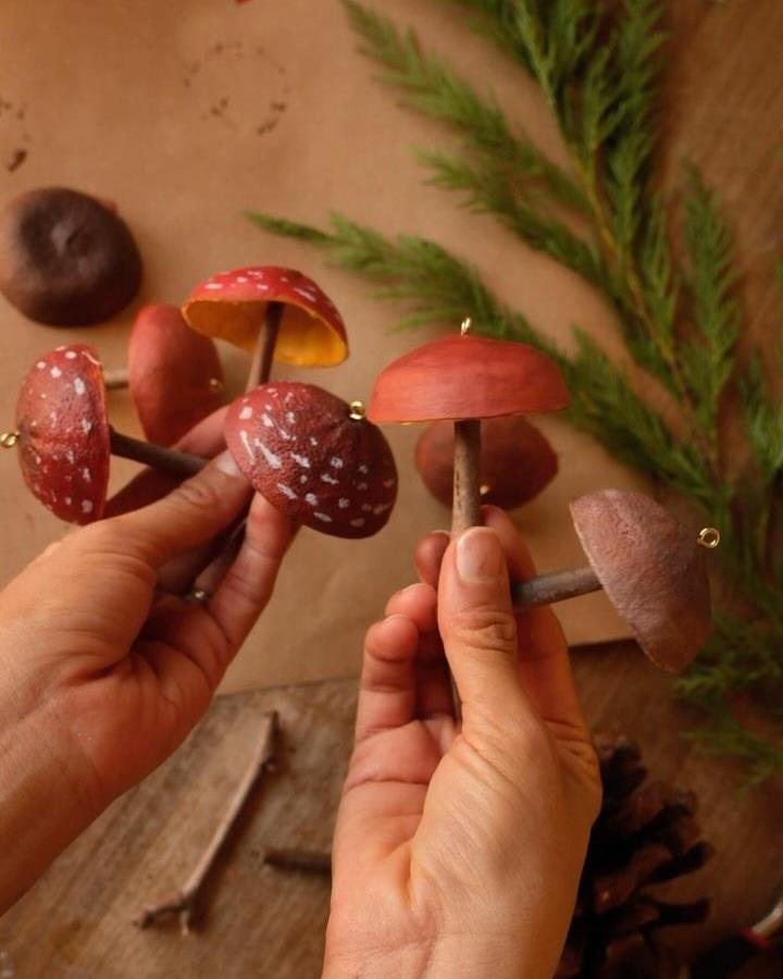 Painted orange peel toadstool christmas crafts for adults from @sibster with red caps and white spots