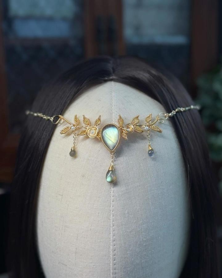 Golden wire wrapped labradorite headpiece with leaf motifs and dangling beads by @jiangnanhandmade. Elegant handcrafted jewelry accessory.