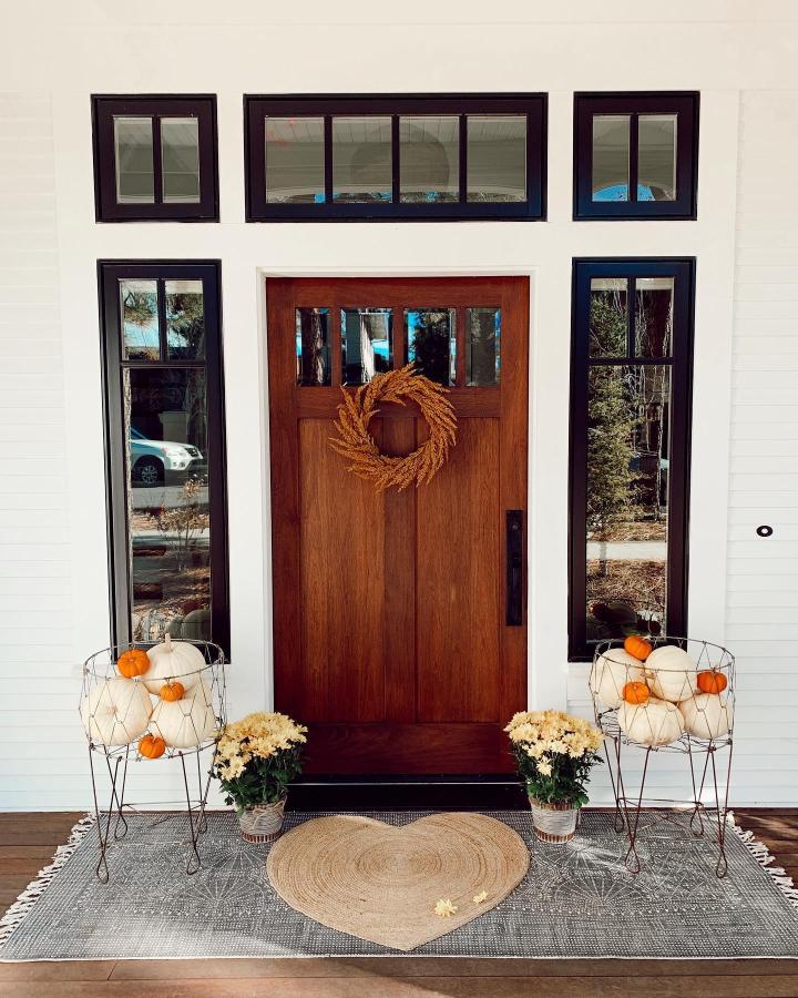 20 Fall Front Step Vignettes That Make Every Entry Enchanting